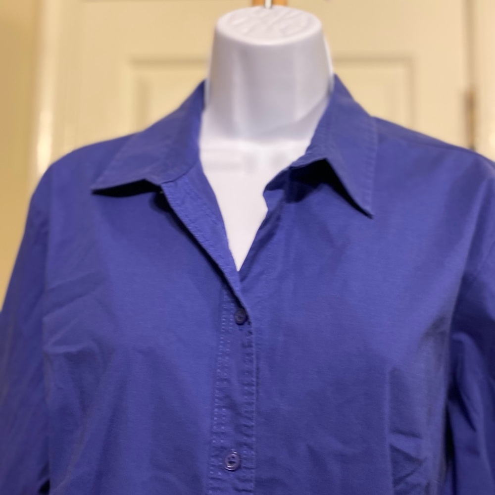 RIDERS by Lee - Woman’s purple (effortless care) button down shirt, Size: L - Picture 4 of 6